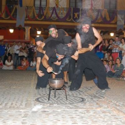 estarivel-actucacion-fuego-mercado-medieval-2011.jpeg