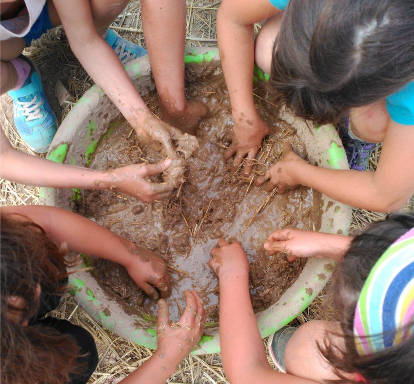 Colabora con la Asociación Estarivel